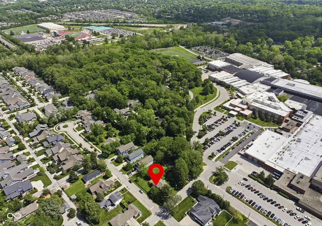 1st image of 320 2nd St Ne, Carmel, IN 46032 | MLS# 22092540