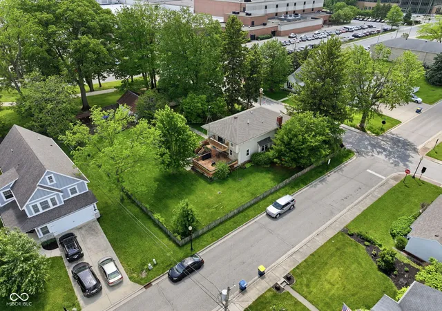14th image of 320 2nd St Ne, Carmel, IN 46032 | MLS# 22092540