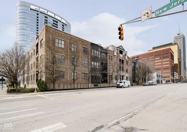 Homes for sale in Indianapolis, IN | 355 E Ohio St #107, Indianapolis, IN 46204 | MLS# 22092550