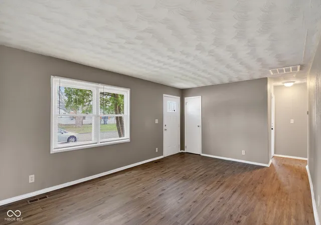 4th image of 4101 Biscayne Rd, Indianapolis, IN 46226 | MLS# 22092557