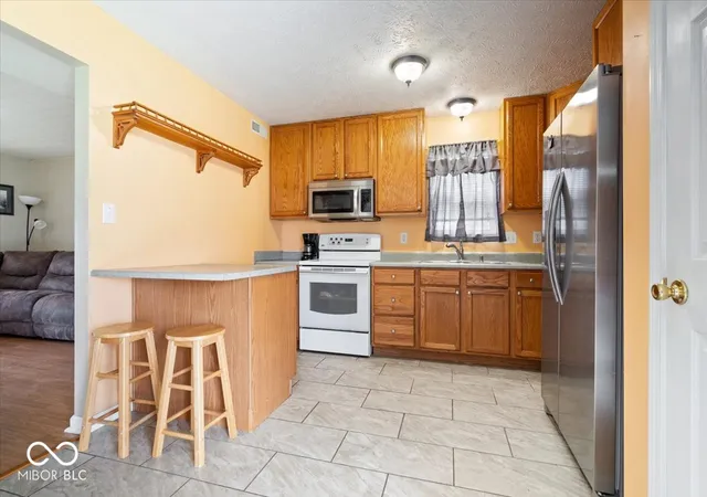 4th image of 5208 Hodson Pl, Indianapolis, IN 46241 | MLS# 22092705