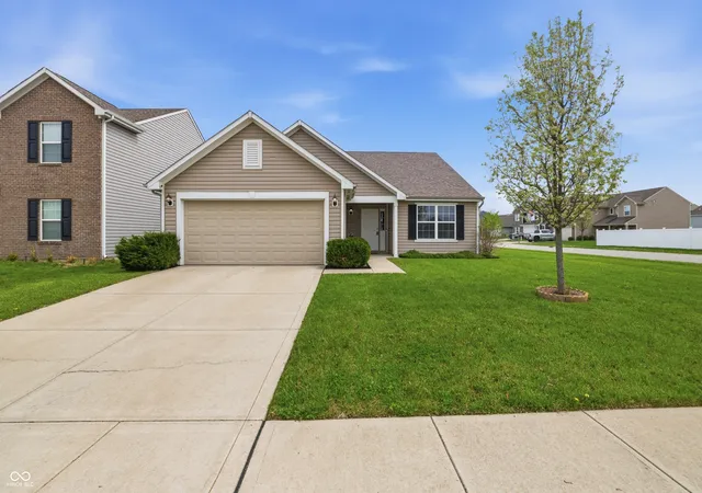 Homes for sale in Indianapolis, IN | 7533 Bolero Ct, Indianapolis, IN 46113 | MLS# 22092716