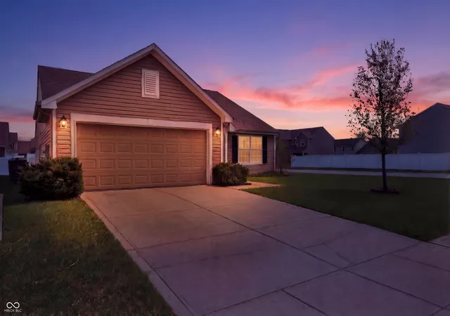 Homes for sale in Indianapolis, IN | 7533 Bolero Ct, Indianapolis, IN 46113 | MLS# 22092716