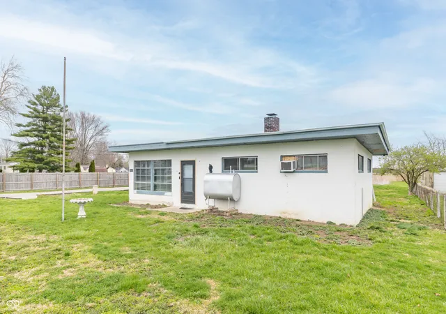 3rd image of 3921 N 200 W, Greenfield, IN 46140 | MLS# 22092790