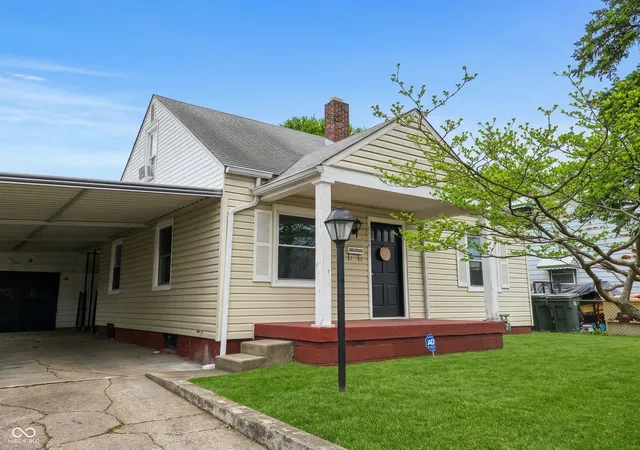 1st image of 2016 Glenridge Dr, Indianapolis, IN 46218 | MLS# 22092991