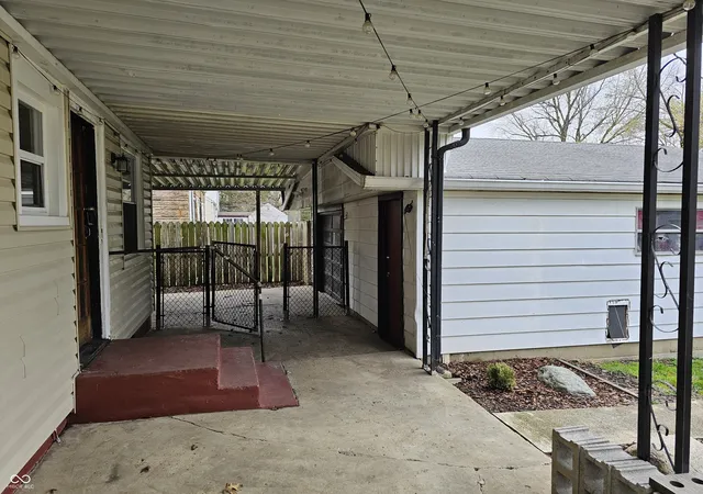 5th image of 2016 Glenridge Dr, Indianapolis, IN 46218 | MLS# 22092991
