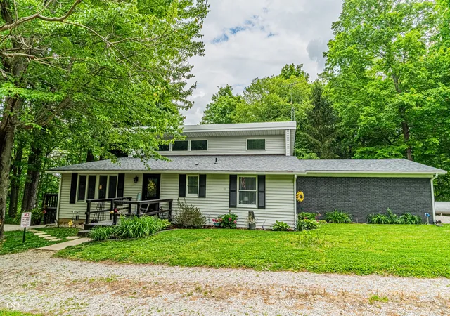 Photo 1 of Single family home for sale at 2255 S Tinkers Trl, Rockville, IN 47872 | MLS# 22093030 | Listing updated on 2026-09-29