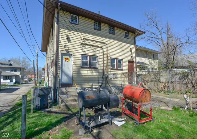 3rd image of 319 N Dequincy St, Indianapolis, IN 46201 | MLS# 22093033
