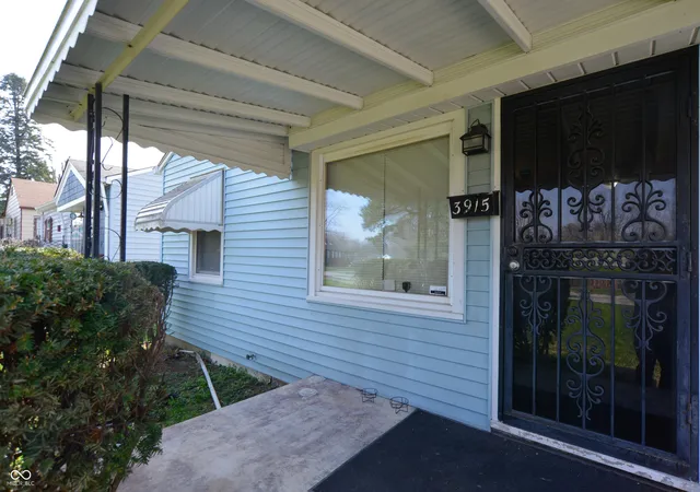 2nd image of 3915 Brookville Rd, Indianapolis, IN 46201 | MLS# 22093043