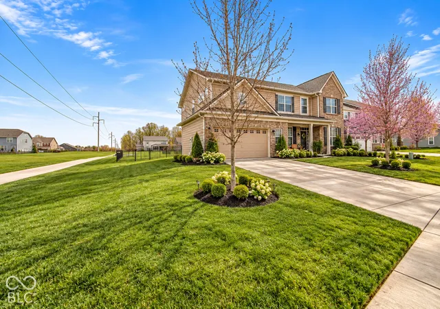 Photo 2 of Single family home for sale at 4508 Andover Pkwy, Westfield, IN 46062 | MLS# 22093173 | Listing updated on 2026-10-03