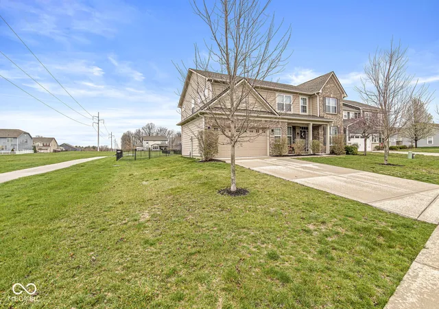 Photo 2 of Single family home for sale at 4508 Andover Pkwy, Westfield, IN 46062 | MLS# 22093173 | Listing updated on 2026-08-12