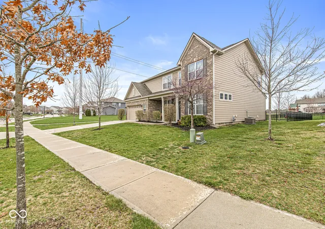 Photo 4 of Single family home for sale at 4508 Andover Pkwy, Westfield, IN 46062 | MLS# 22093173 | Listing updated on 2026-08-12