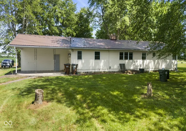 Homes for sale in Crothersville, IN | 6296 S County Road 1025 E, Crothersville, IN 47229 | MLS# 22093174