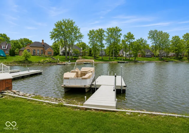 3rd image of 5717 Fall Creek Rd, Indianapolis, IN 46220 | MLS# 22093253
