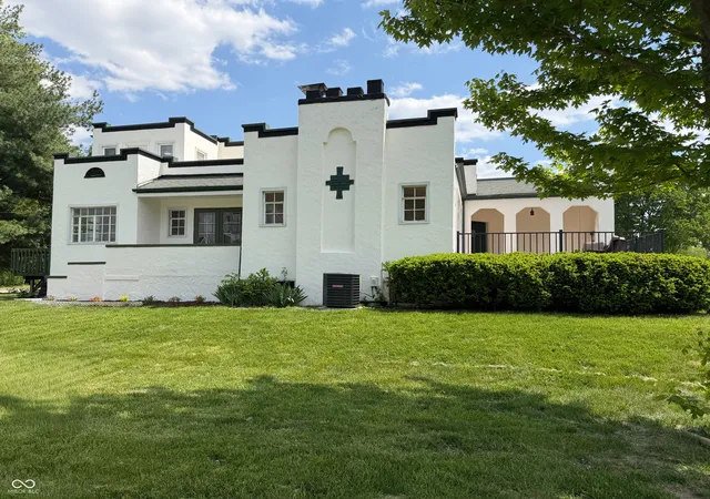 Photo 2 of Single family home for sale at 734 W 5th Street, Seymour, IN 47274 | MLS# 22093264 | Listing updated on 2026-10-02