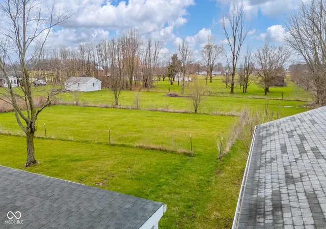 Homes for sale in New Castle, IN | 1076 E County Road 650 N, New Castle, IN 47362 | MLS# 22093303
