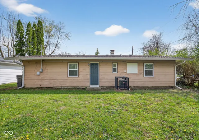 Photo 3 of Sale Pending at 5518 Glencoe St, Indianapolis, IN 46226 | MLS# 22093318 | Listing updated on 2026-07-24