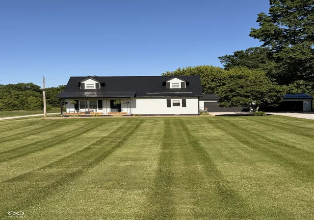 Homes for sale in Reelsville, IN | 8989 S County Road 825 W, Reelsville, IN 46171 | MLS# 22093377
