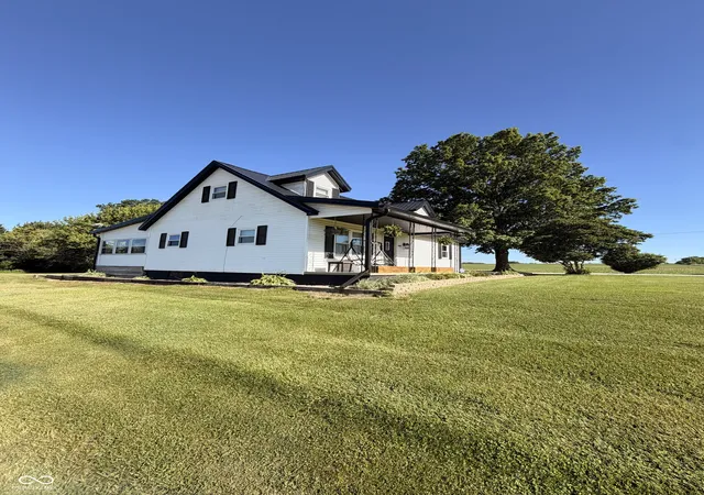 Homes for sale in Reelsville, IN | 8989 S County Road 825 W, Reelsville, IN 46171 | MLS# 22093377