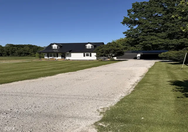 Homes for sale in Reelsville, IN | 8989 S County Road 825 W, Reelsville, IN 46171 | MLS# 22093377