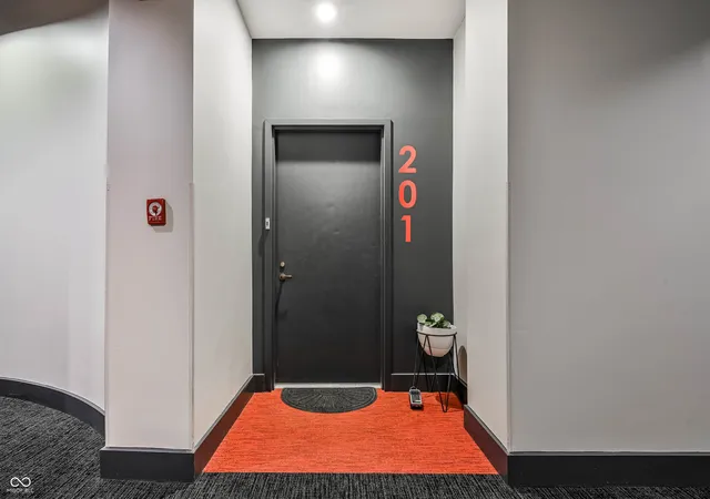 Homes for sale in Indianapolis, IN | 430 N Park Ave #201, Indianapolis, IN 46202 | MLS# 22093378