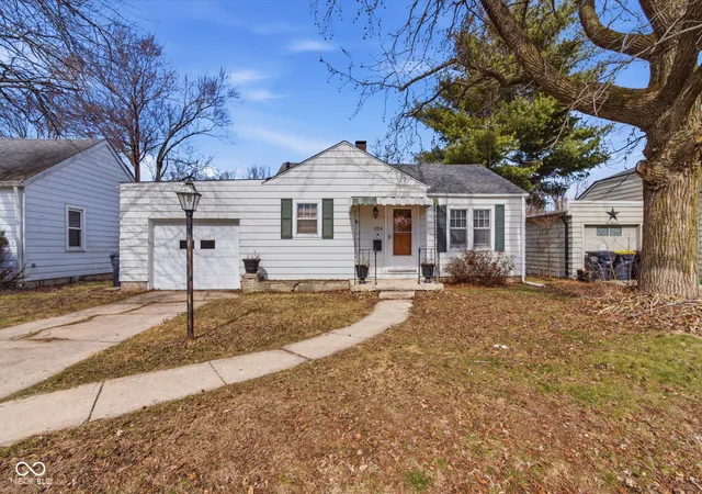 Homes for sale in Anderson, IN | 324 E 34Th St, Anderson, IN 46013 | MLS# 22093476