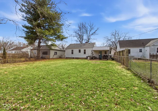 Homes for sale in Anderson, IN | 324 E 34th St, Anderson, IN 46013 | MLS# 22093476