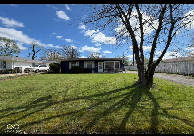 Photo 2 of Sale Pending at 5519 Glencoe St, Indianapolis, IN 46226 | MLS# 22093478 | Listing updated on 2026-09-30