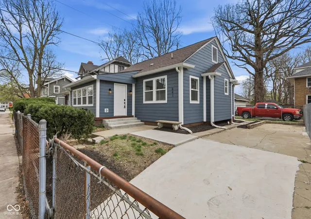 1st image of 641 E 33rd St, Indianapolis, IN 46205 | MLS# 22093575