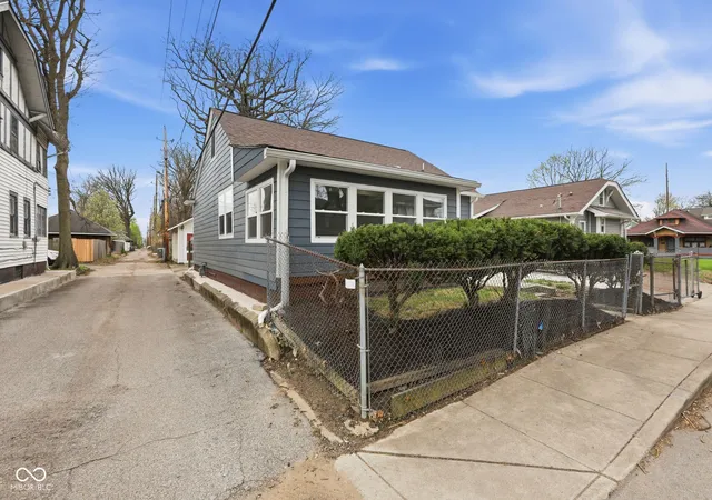 51st image of 641 E 33rd St, Indianapolis, IN 46205 | MLS# 22093575
