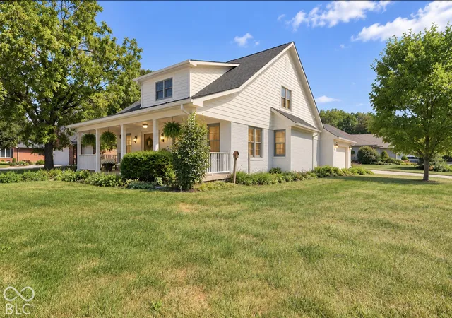 Photo 3 of Single family home for sale at 348 Creekbend Ln, Indianapolis, IN 46217 | MLS# 22093692 | Listing updated on 2026-10-28