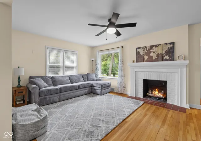 Homes for sale in Columbus, IN | 2645 Washington St, Columbus, IN 47201 | MLS# 22093721