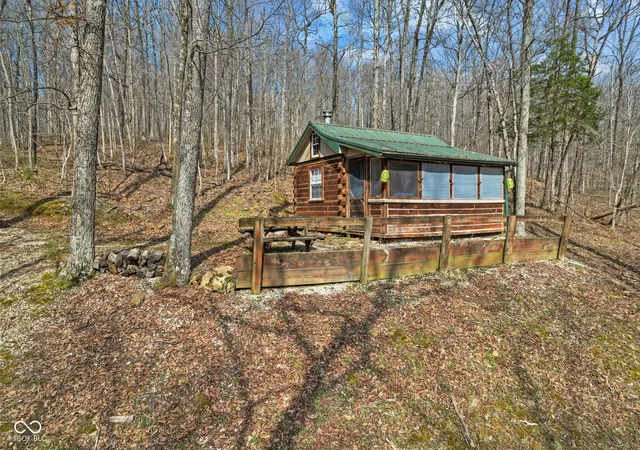 Photo 2 of House for sale at 8172 E Ash Rd, Bloomfield, IN 47424 | MLS# 22093765 | Listing updated on 2026-04-09