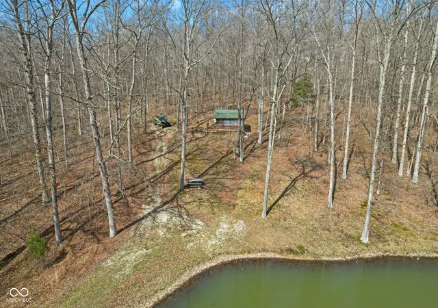 Photo 3 of House for sale at 8172 E Ash Rd, Bloomfield, IN 47424 | MLS# 22093765 | Listing updated on 2026-04-09