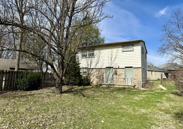 Photo 2 of Single family home for sale at 1916 W White River Blvd, Muncie, IN 47303 | MLS# 22093793 | Listing updated on 2026-07-23