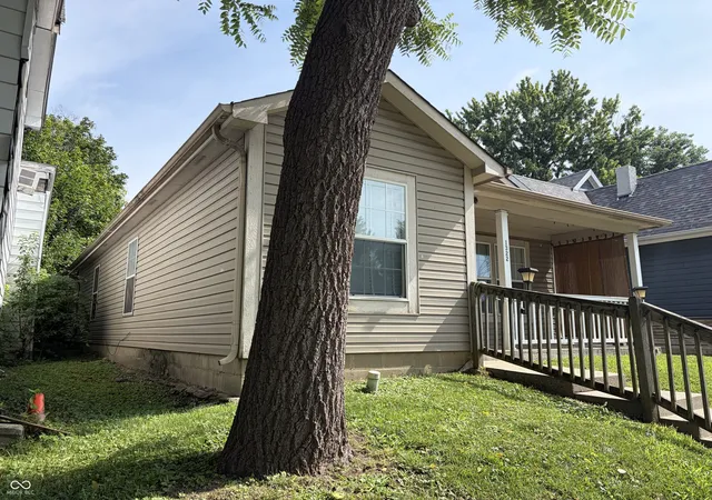 Homes for sale in Indianapolis, IN | 1322 E Naomi St, Indianapolis, IN 46203 | MLS# 22093836