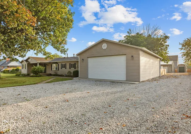 Photo 3 of Single family home for sale at 7847 Trotter Rd, Camby, IN 46113 | MLS# 22093892 | Listing updated on 2026-10-07