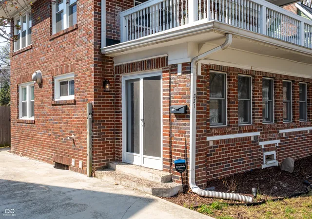Photo 4 of Sale Pending at 331 W Hampton Dr, Indianapolis, IN 46208 | MLS# 22093920 | Listing updated on 2026-08-21