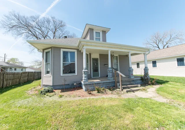 Homes for sale in Columbus, IN | 1420 Chestnut St, Columbus, IN 47201 | MLS# 22093947