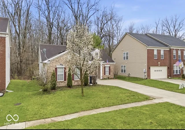 Photo 3 of Single family home for sale at 344 Legacy Blvd, Greenwood, IN 46143 | MLS# 22093980 | Listing updated on 2026-10-01
