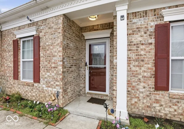 Photo 4 of Single family home for sale at 344 Legacy Blvd, Greenwood, IN 46143 | MLS# 22093980 | Listing updated on 2026-10-01