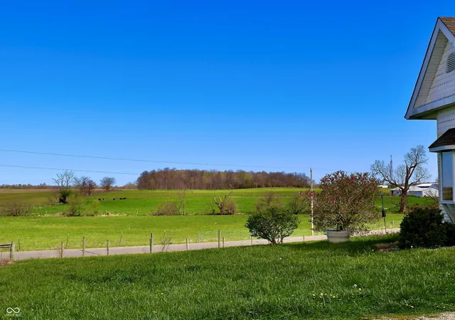 Homes for sale in Hope, IN | 15241 E Jackson Rd, Hope, IN 47246 | MLS# 22093994