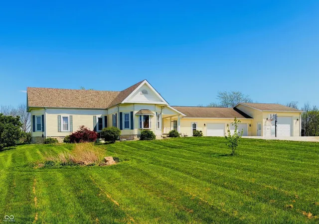 Homes for sale in Hope, IN | 15241 E Jackson Rd, Hope, IN 47246 | MLS# 22093994