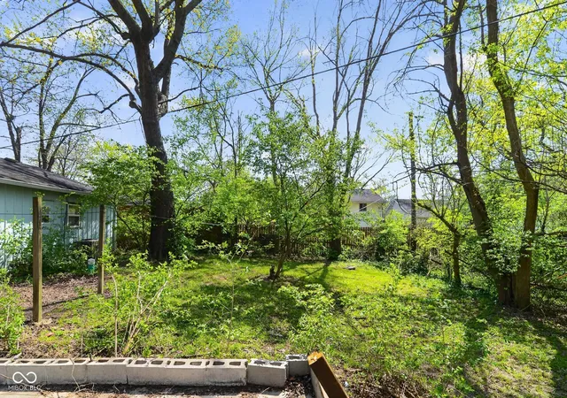 3rd image of 4002 N Mitthoefer Rd, Indianapolis, IN 46235 | MLS# 22094029