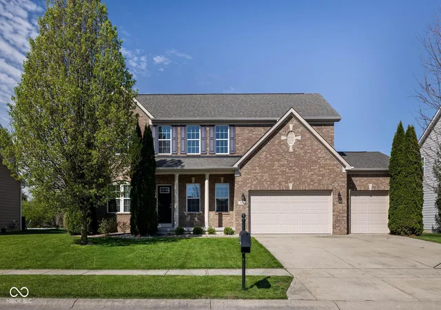 3rd image of 5828 Sunnyvalle Dr, Bargersville, IN 46106 | MLS# 22094033