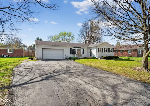 2nd image of 802 Chapel Hill Rd, Indianapolis, IN 46214 | MLS# 22094034