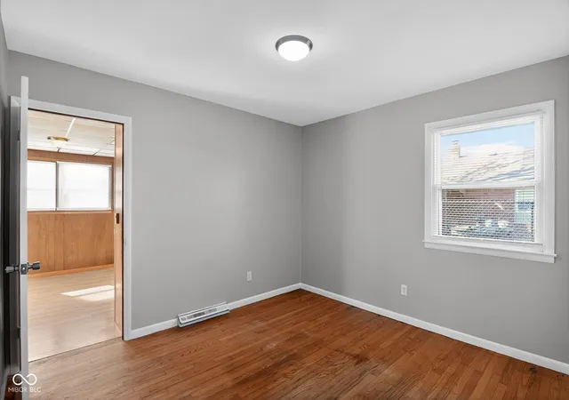 4th image of 802 Chapel Hill Rd, Indianapolis, IN 46214 | MLS# 22094034