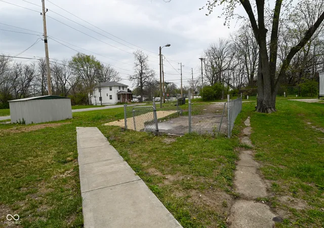 33rd image of 2749 Station St, Indianapolis, IN 46218 | MLS# 22094172