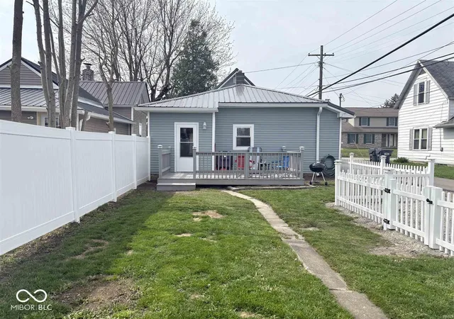 Photo 3 of Single family home for sale at 210 W Jay St, Dunkirk, IN 47336 | MLS# 22094218 | Listing updated on 2026-08-20