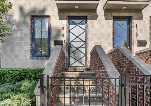 2nd image of 1818 N Pennsylvania St, Indianapolis, IN 46202 | MLS# 22094364